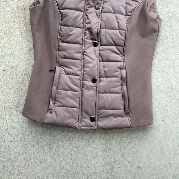 White House Black Market Puffer Vest Faux Fur Womens - Picture 3 of 10